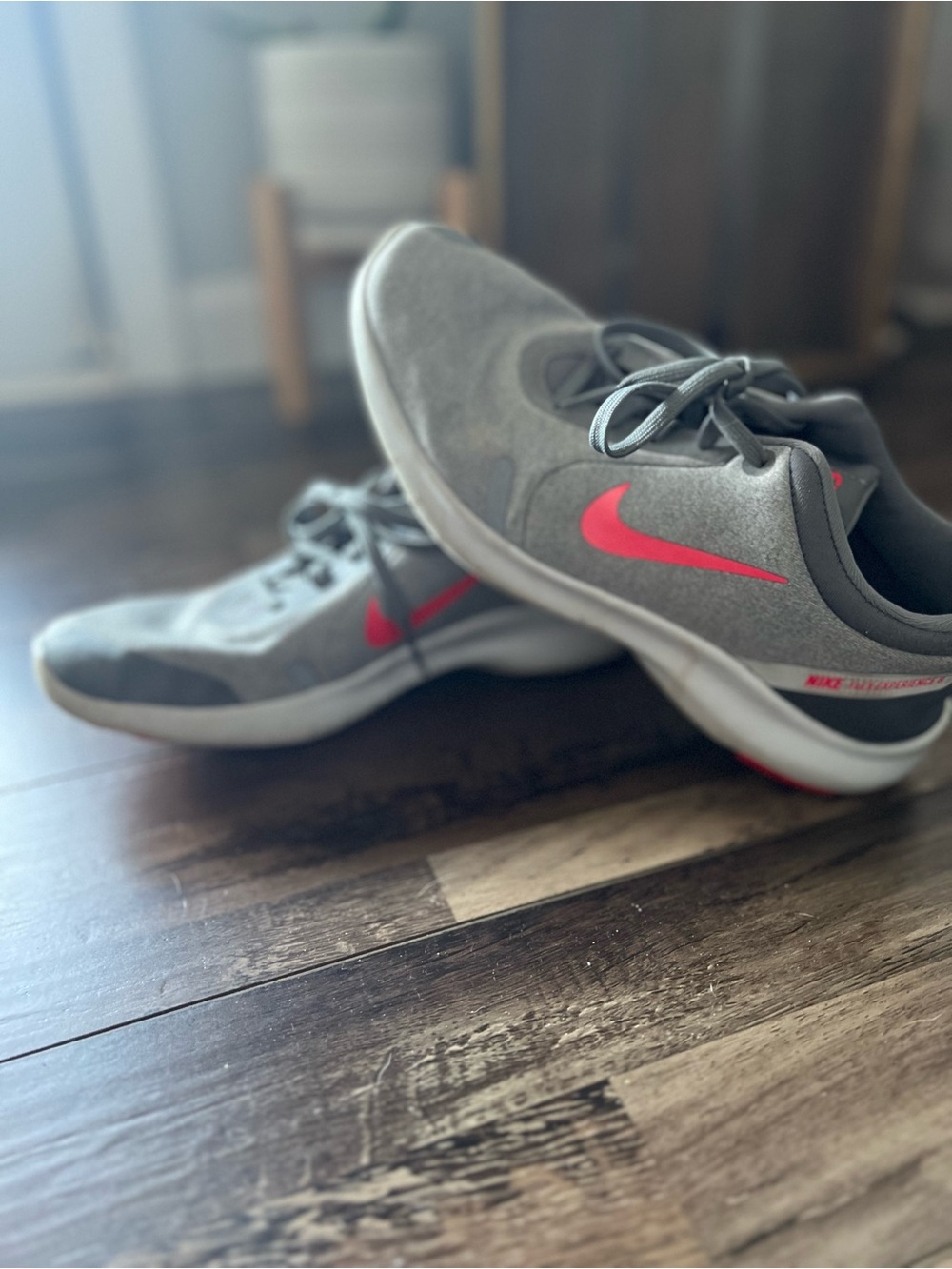 Nike Women’s Gray Sneakers with Coral Swoosh - Picture 2 of 4